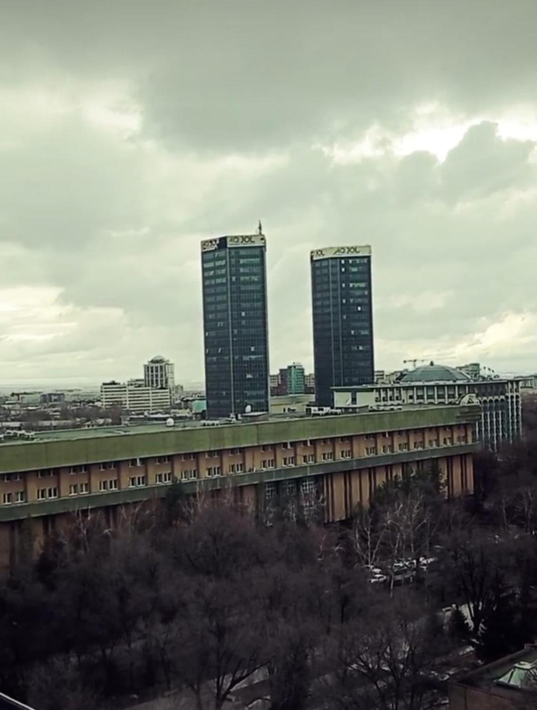 Квартира на речке Есентайка Алматы Экстерьер фото